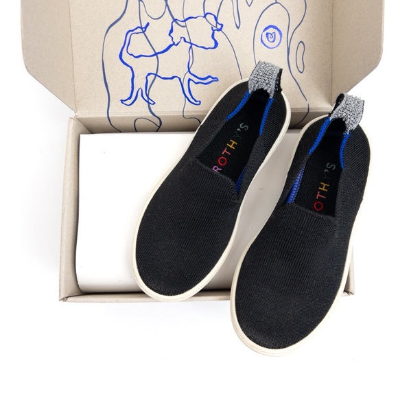 Rothy’s . Kid’s Sneaker in Black - Picture 1 of 11